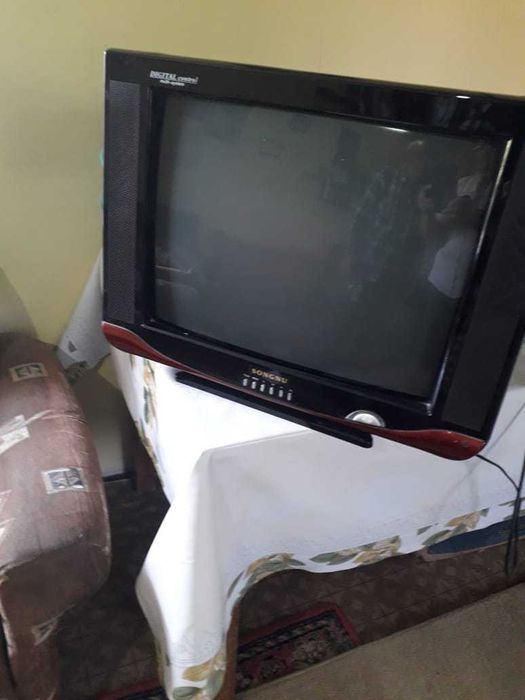 Продам цветной телевизор