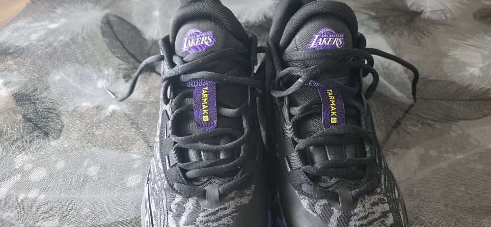 Lakers tmk-guard