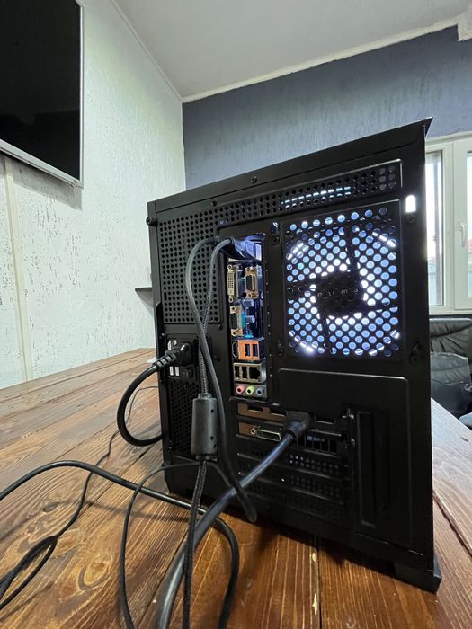 Unitate pc Gaming 1080p i7 gen 9 32gb ram ssd Nvme 512 gb hdd 3 tb video AMD 8gb