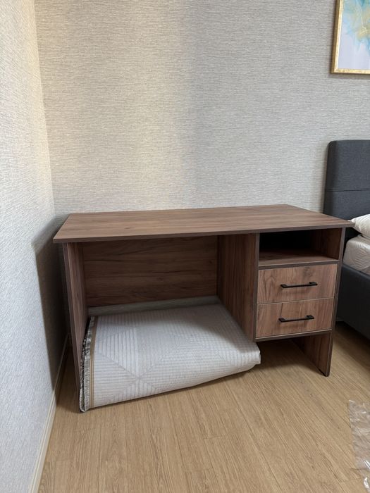 Продам письменный стол