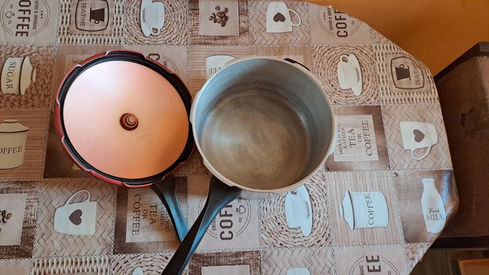 Швейцарска тенджера под налягане DUROMATIC