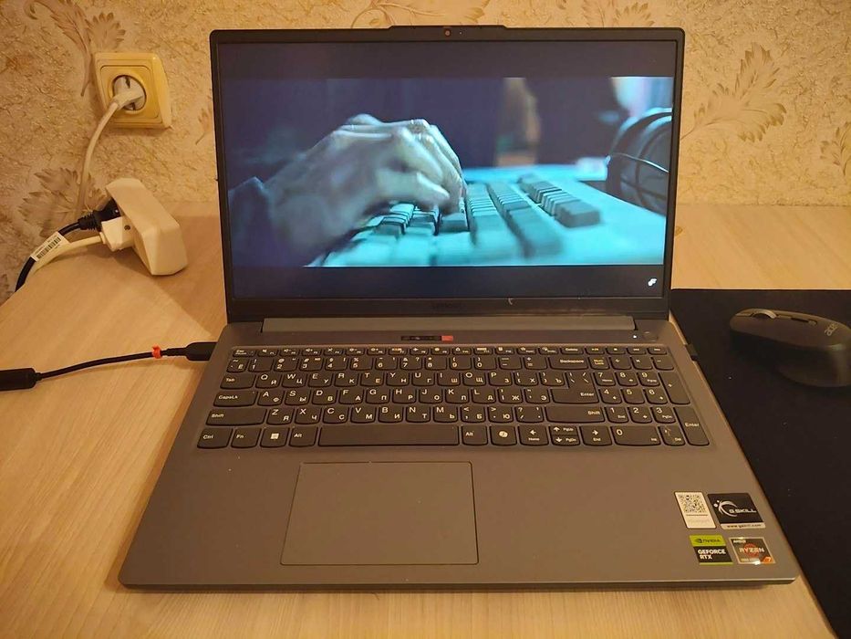 Ноутбук Lenovo LOQ.
