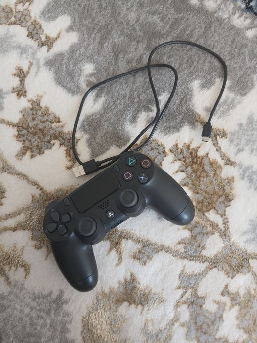 Playstation 4 pulti dualshok 4
