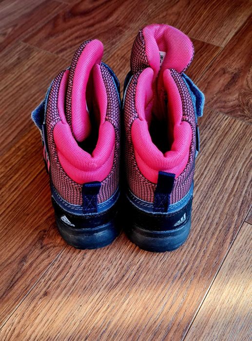 Ghete Adidas Traxion iarna marime 24 pt fete