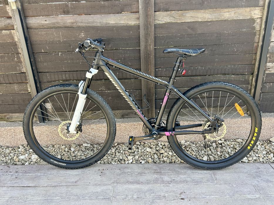 Bicicleta White 27,5 frane hidraulice Furca aer RaceReady