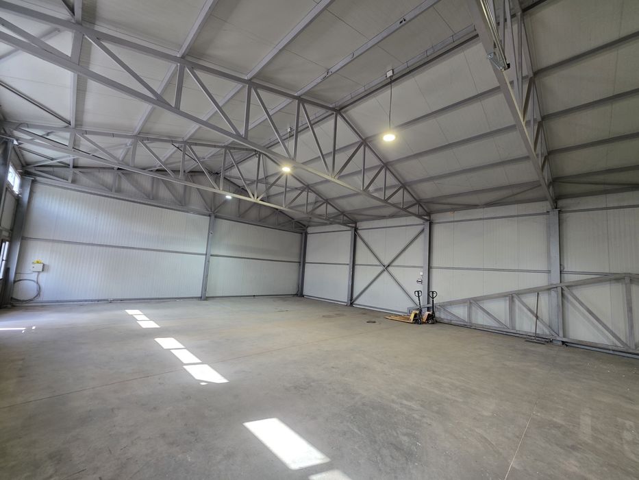 Inchiriez hala 240 mp, 1000 euro