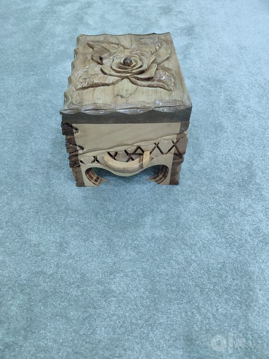 Шкатулка из орешины