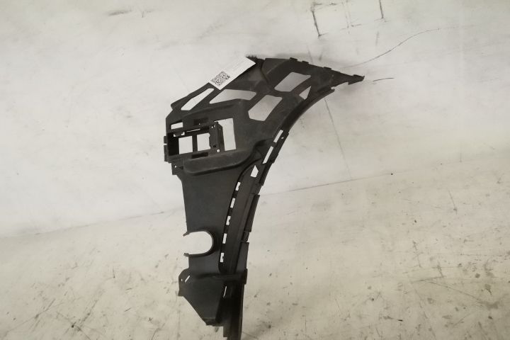 Ляв преден държач на броня Оригинален В добро състояние AMG Мерцедес-Б