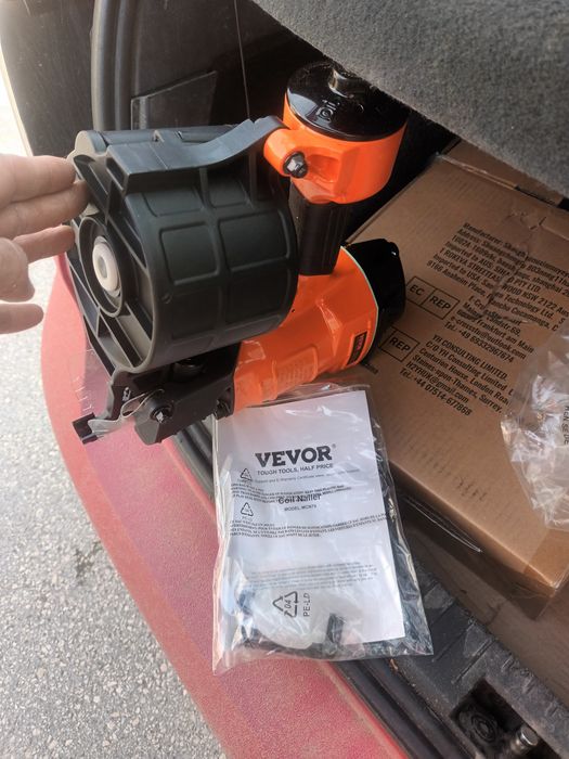 НАЛИЧЕН Нов пистолет за пирони