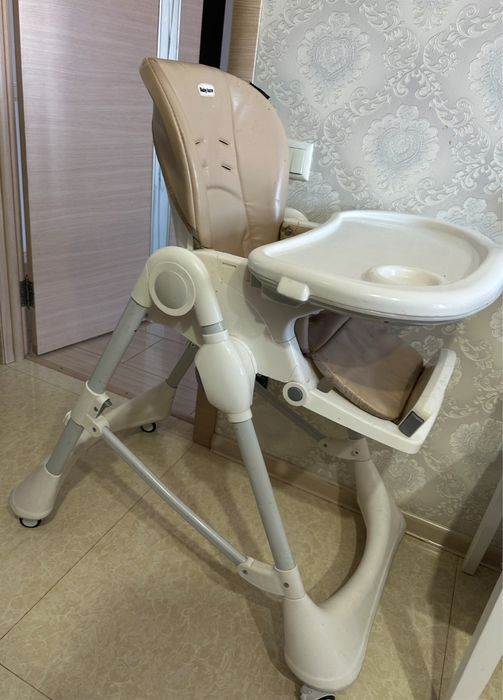 Детский стульчик для кормления