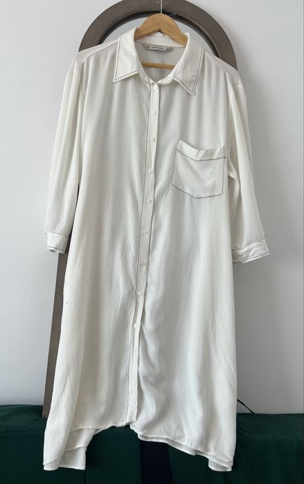 Rochie subtire din viscoza, eleganta, lejera, vaporoasa, crem de la Zara XL