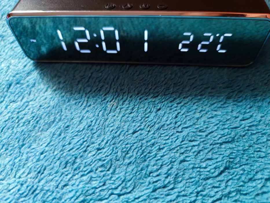 Ceas cu încărcare wireless