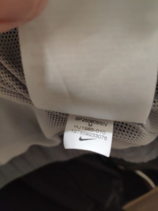 Анцунг Nike Club