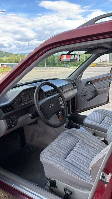 Mercedes-Benz W124 250D 6+1места/Шибедах/Вакуум