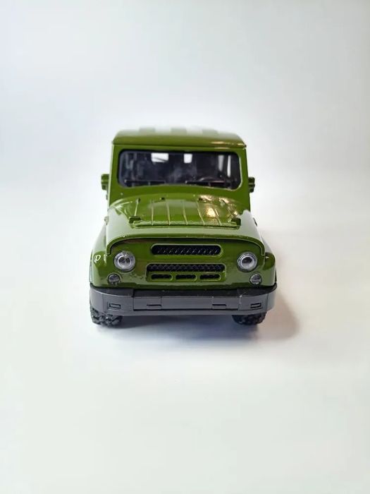 Метална количка уаз 469 - зелена 1:18