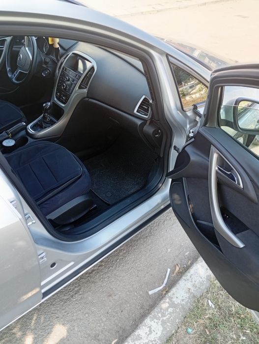 Opel Astra 1.9 110кс