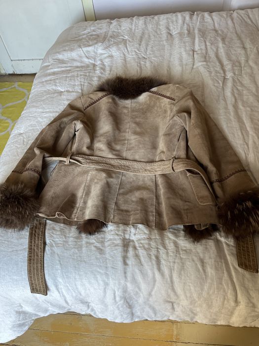 Дамско яке , естествен велур с кожа от лисици