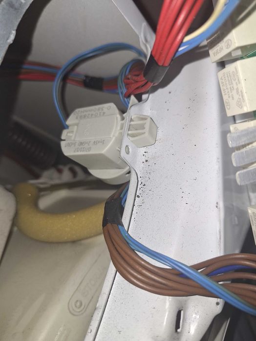 Пералня Candy CS1382D3/2S на части.