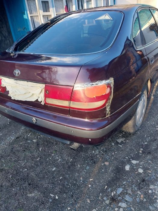 Продам машину Toyota Karina E