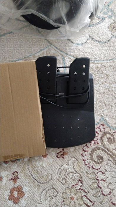 Игровой руль    .