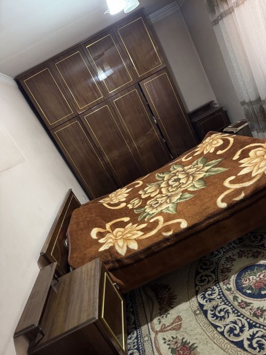 Мебель б/у для гстиной и спальни.