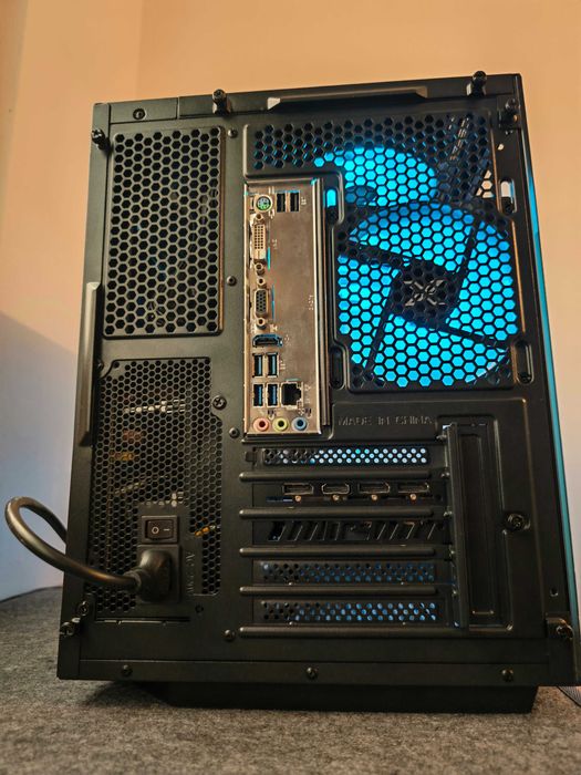 Геймърски компютър Ryzen 5600XT, RX 6700 XT 12GB, 24GB DDR4, 512GB SSD, Windows 11 Pro, Гаранция.