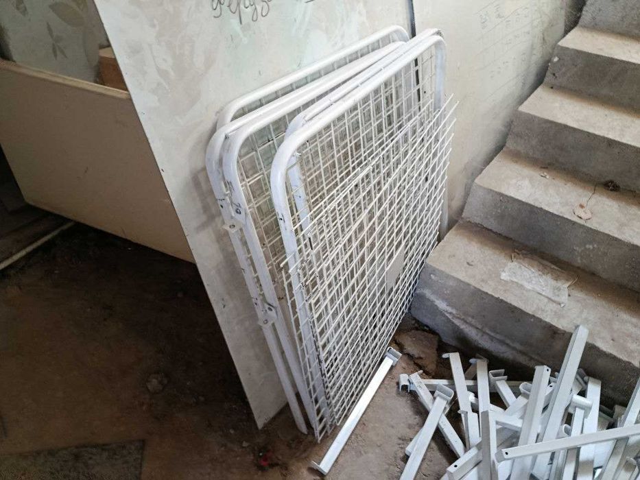 mebel korzina dlya veshey metalichiskiy