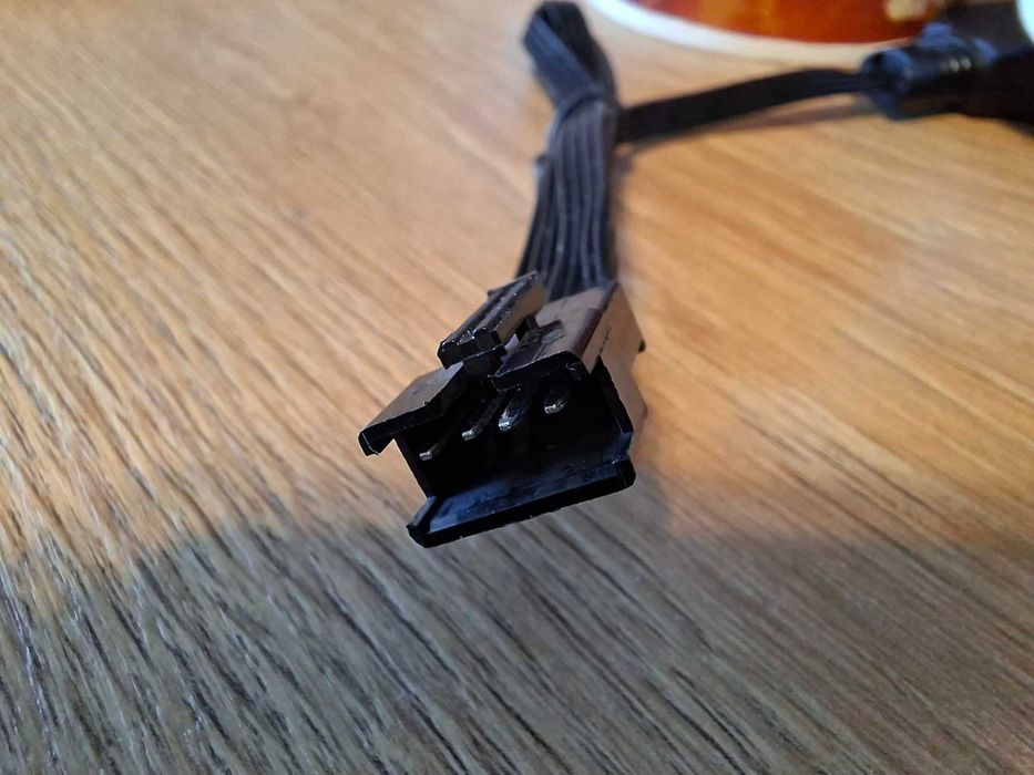 USB 4 пиново зарядно за батерии за радиоуправляеми модели