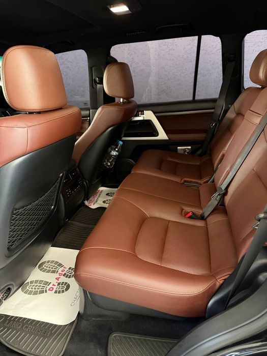 Tayota Land cruiser 200