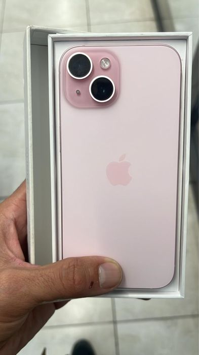 Iphone 15 розовый 256 гб