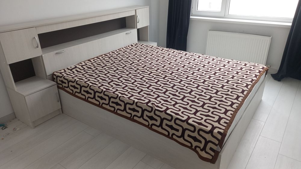 Продам кровать с тумбами