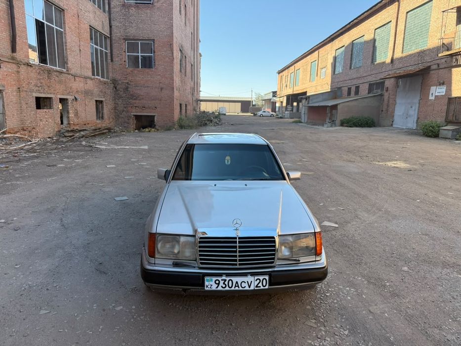 Mercedes Benz E200
