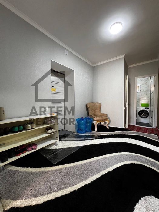 2в4/2/4 77 серия Дом быта м-ялангач / кирпич / все раздельно