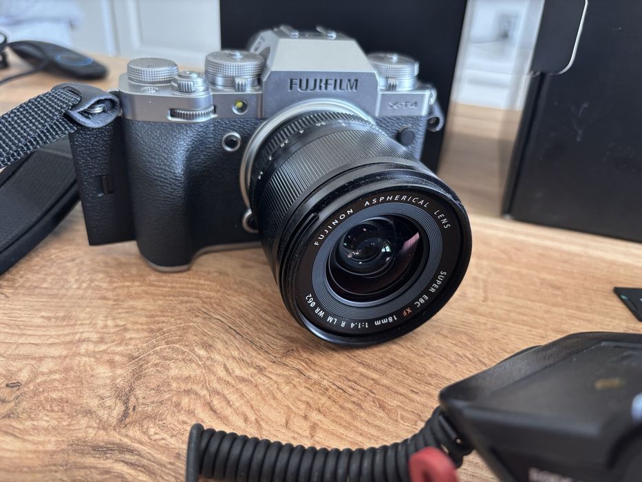 Fujifilm X-T4 silver, Fujifon XF18mm F1.4 LM WR