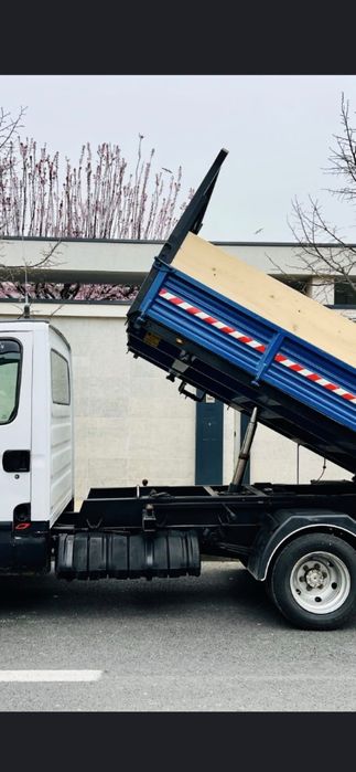 Transport moloz,debarasari apartamente,poduri si beciuri