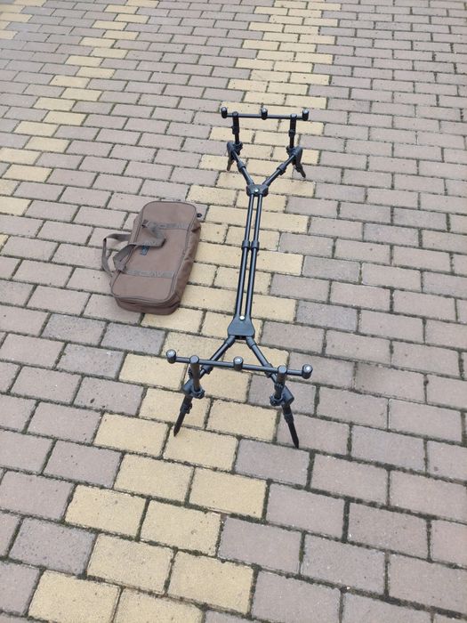 Rod pod avid carp lok down low pod, 3 posturi