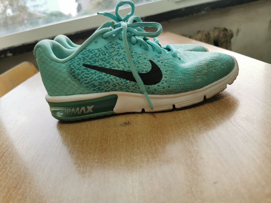 Sneakers running nike