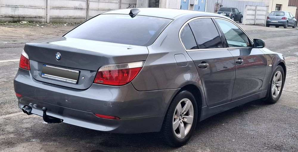 BMW 520i Benzina 170 cp an 2005 Manual 6+1 viteze