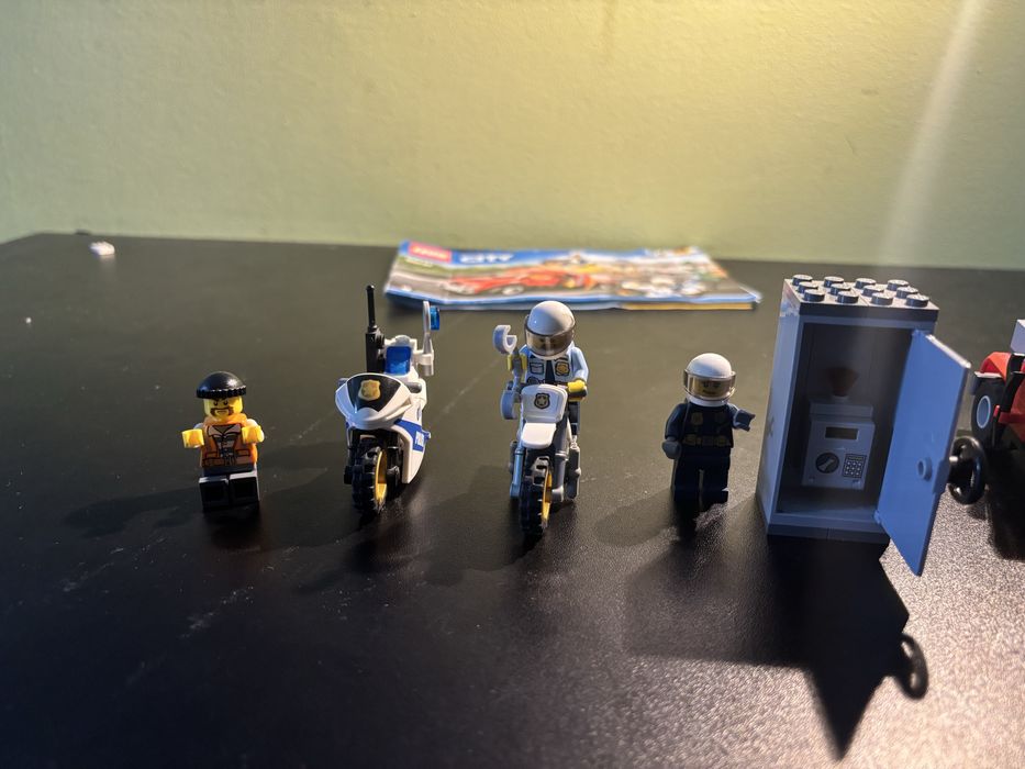lego city 60137.