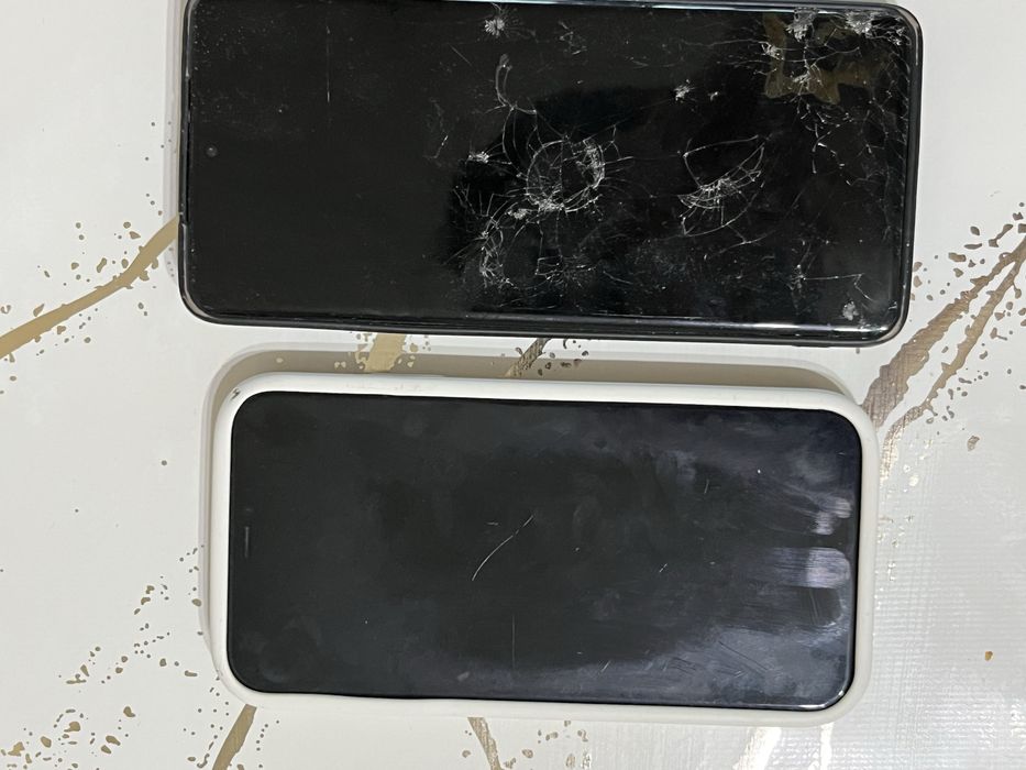 iPhone 11 - Samsung S21 ultra 5G