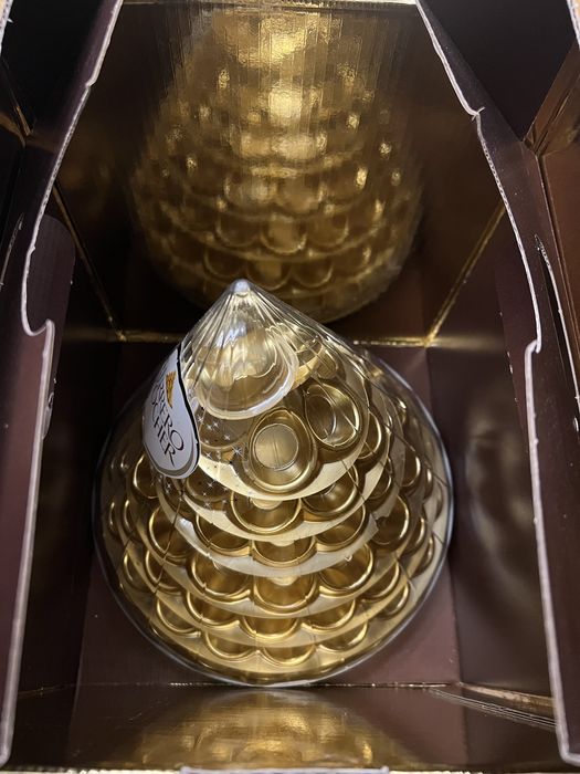 Коробка Ferrero Rocher Limited Edition