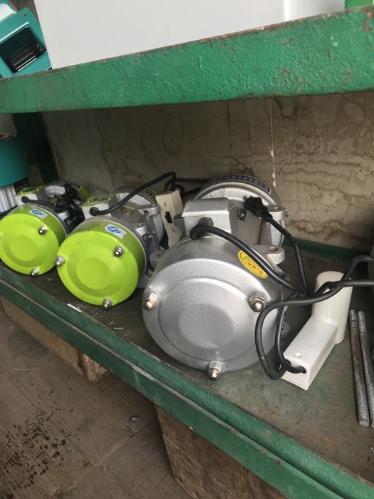 Вибратор площадочный