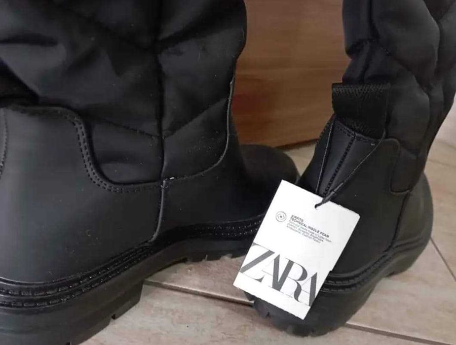 Нови ботуши ZARA
Размер 37
Цвят:Черно 
Цена :70лв