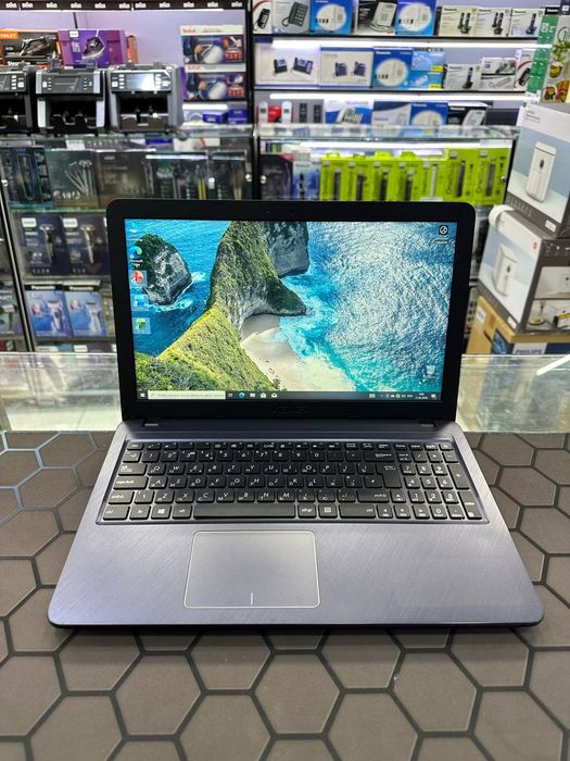 Notebook sotiladi Asus X543