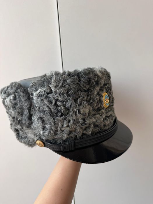 Продам каракулевая шапку