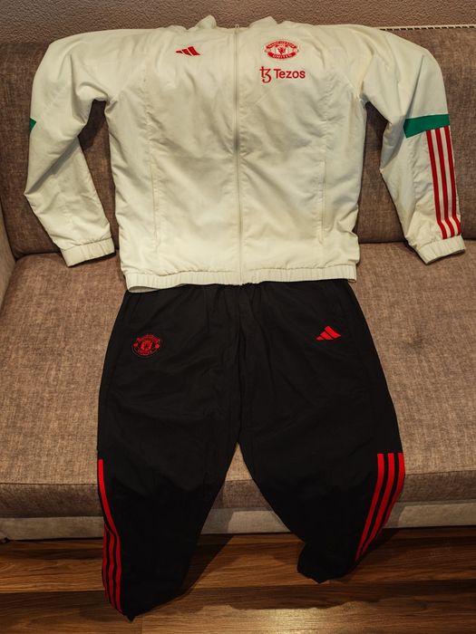 Trening Adidas original și tricou cu semnături