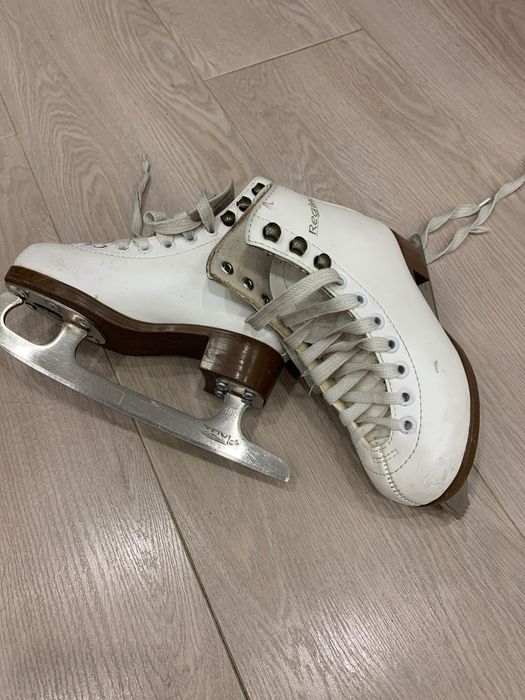 Фигурные детские коньки