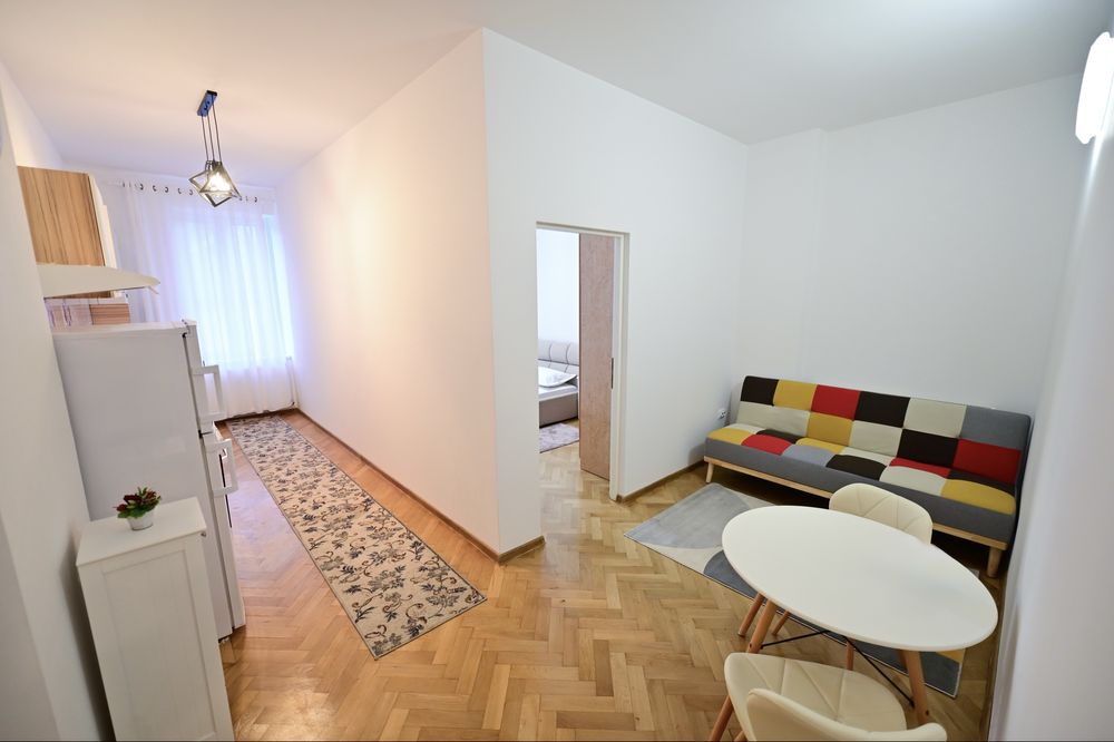 Vand apartament ultracentral pretabil orice afacere