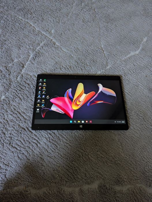 Laptop 2-in-1/Tabletă Dell Latitude 7275 - Touchscreen, Baterie NOUĂ, Pen inclus