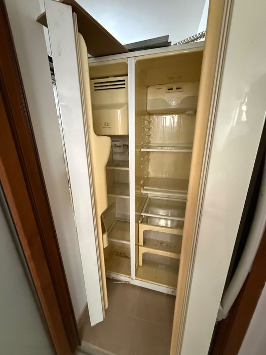 Frigider LG side by side